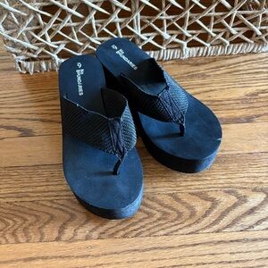 No Boundaries Black Platform Sandals. SB3
